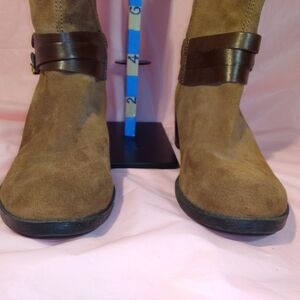 Bandolino BDursal Leather Brown Bootlets.     Size: 6.5. §